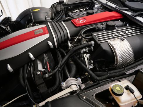 Used 2009 Mercedes-Benz SLR image 40