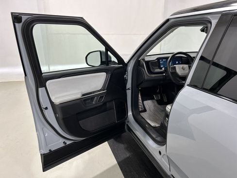 Used 2024 Rivian R1S Adventure AWD/4WD image 17