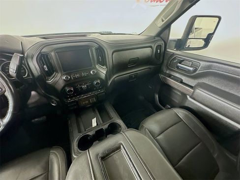 Used 2020 Chevrolet Silverado 2500 LTZ w/ LTZ Premium Package image 11