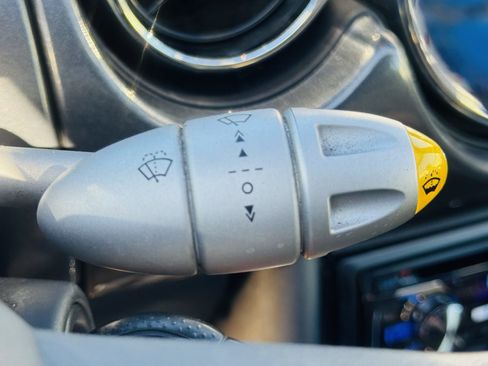 Used 2007 MINI Cooper Convertible image 28