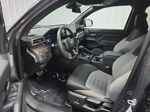 Used 2024 Toyota Tacoma TRD Sport AWD/4WD image 28