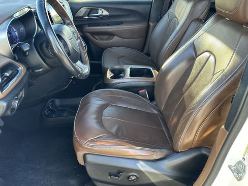 Certified 2020 Chrysler Pacifica Limited w/ Advanced Safetytec Group image 14