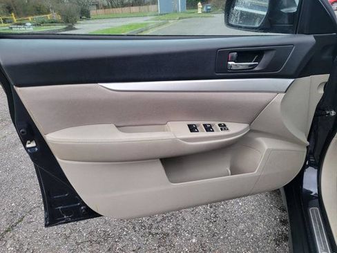 Used 2013 Subaru Outback 2.5i Premium w/ All-Weather Pkg image 9