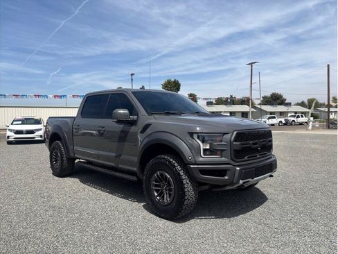 Used 2020 Ford F150 Raptor w/ Equipment Group 802A Luxury AWD/4WD image 3