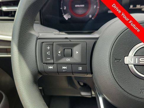 Used 2026 Nissan Kicks SV w/ SV Premium Package FWD image 7