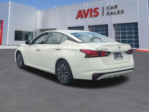 Used 2025 Nissan Altima 2.5 SV FWD image 10