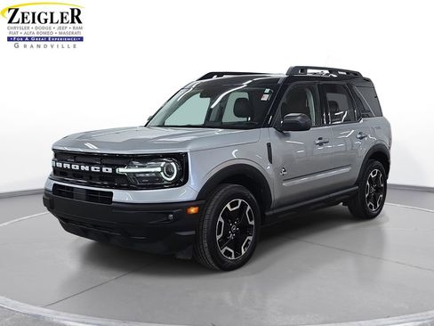 Used 2022 Ford Bronco Sport Outer Banks w/ Tech Package AWD/4WD image 1