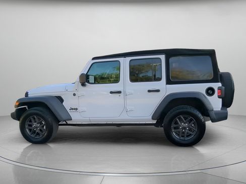 Used 2024 Jeep Wrangler Unlimited Sport AWD/4WD image 17