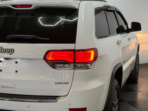 Used 2021 Jeep Grand Cherokee Limited image 11