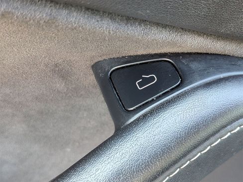 Used 2022 Tesla Model 3 Standard Range image 13