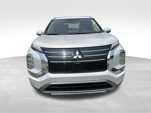 Used 2025 Mitsubishi Outlander SE FWD image 41