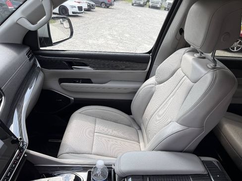 Used 2022 Jeep Wagoneer Series II AWD/4WD image 20