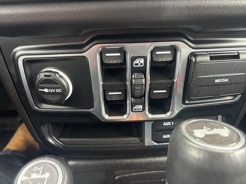 Used 2024 Jeep Wrangler Unlimited Sahara w/ Safety Group image 26