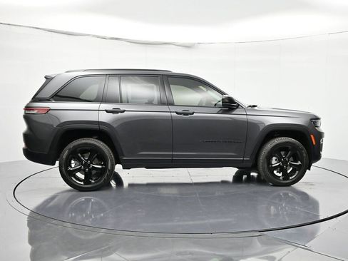 New 2025 Jeep Grand Cherokee Limited w/ Black Appearance Package image 5