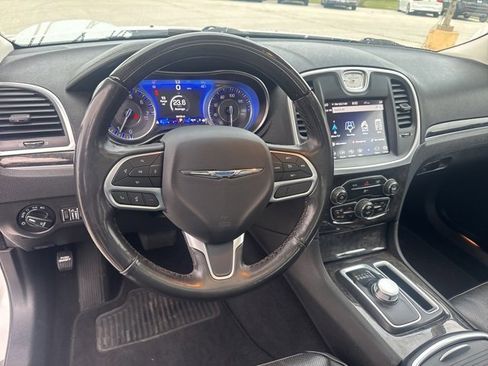 Used 2020 Chrysler 300 Limited image 23
