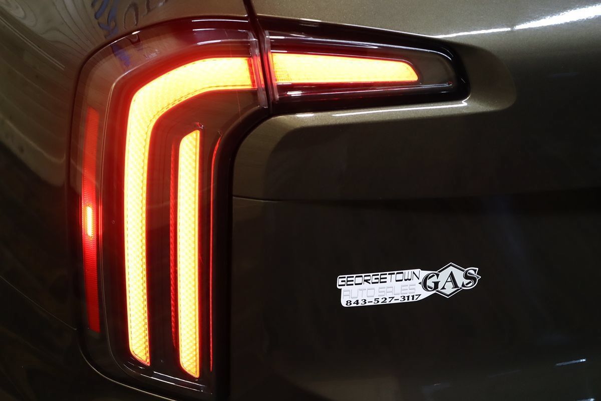 Used 2024 Kia Telluride EX w/ EX Captain's Chair Package FWD image 16