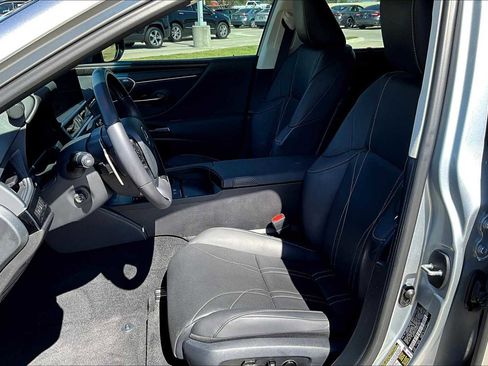 Certified 2024 Lexus ES 300h Ultra Luxury image 7