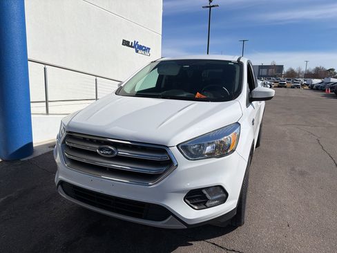 Used 2017 Ford Escape SE image 2