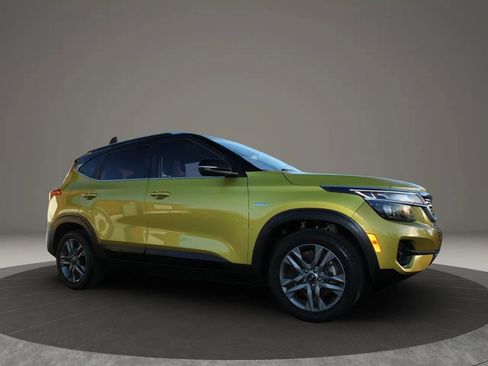 Used 2021 Kia Seltos S image 11