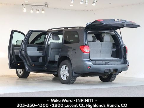 Used 2013 Toyota Sequoia SR5 AWD/4WD image 4