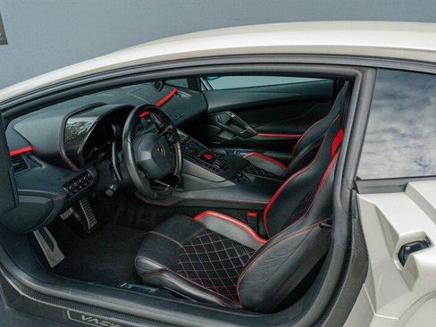 Used 2017 Lamborghini Aventador S image 14