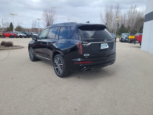 Used 2022 Cadillac XT6 Sport w/ Technology Package image 4