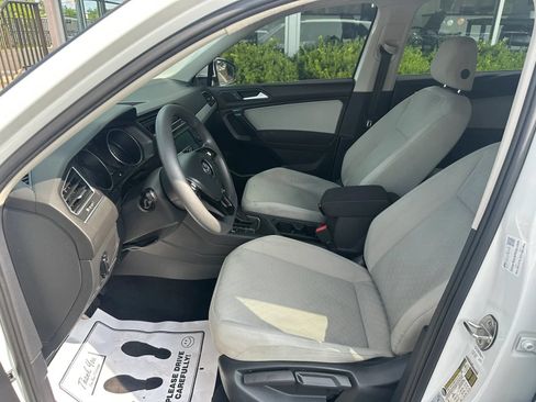 Used 2021 Volkswagen Tiguan S FWD image 9