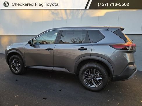 Used 2023 Nissan Rogue S image 4