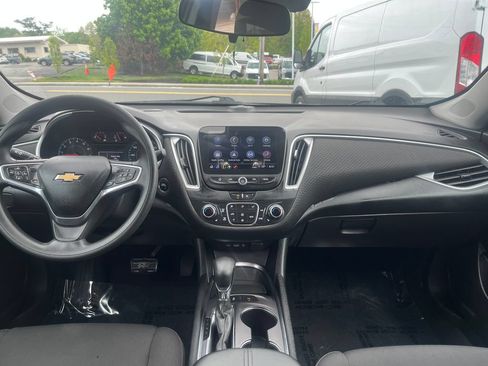 Used 2023 Chevrolet Malibu LT w/ Driver Confidence Package FWD image 5