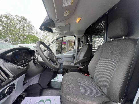 Used 2019 Ford Transit 250 130 Low Roof w/ Exterior Upgrade Package RWD image 10