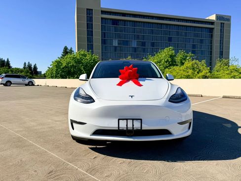 Used 2021 Tesla Model Y 2WD image 15