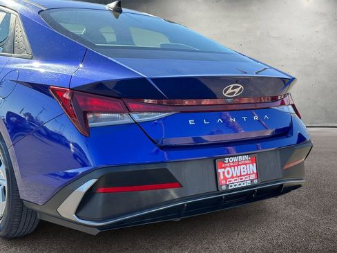 Used 2024 Hyundai Elantra SE image 5