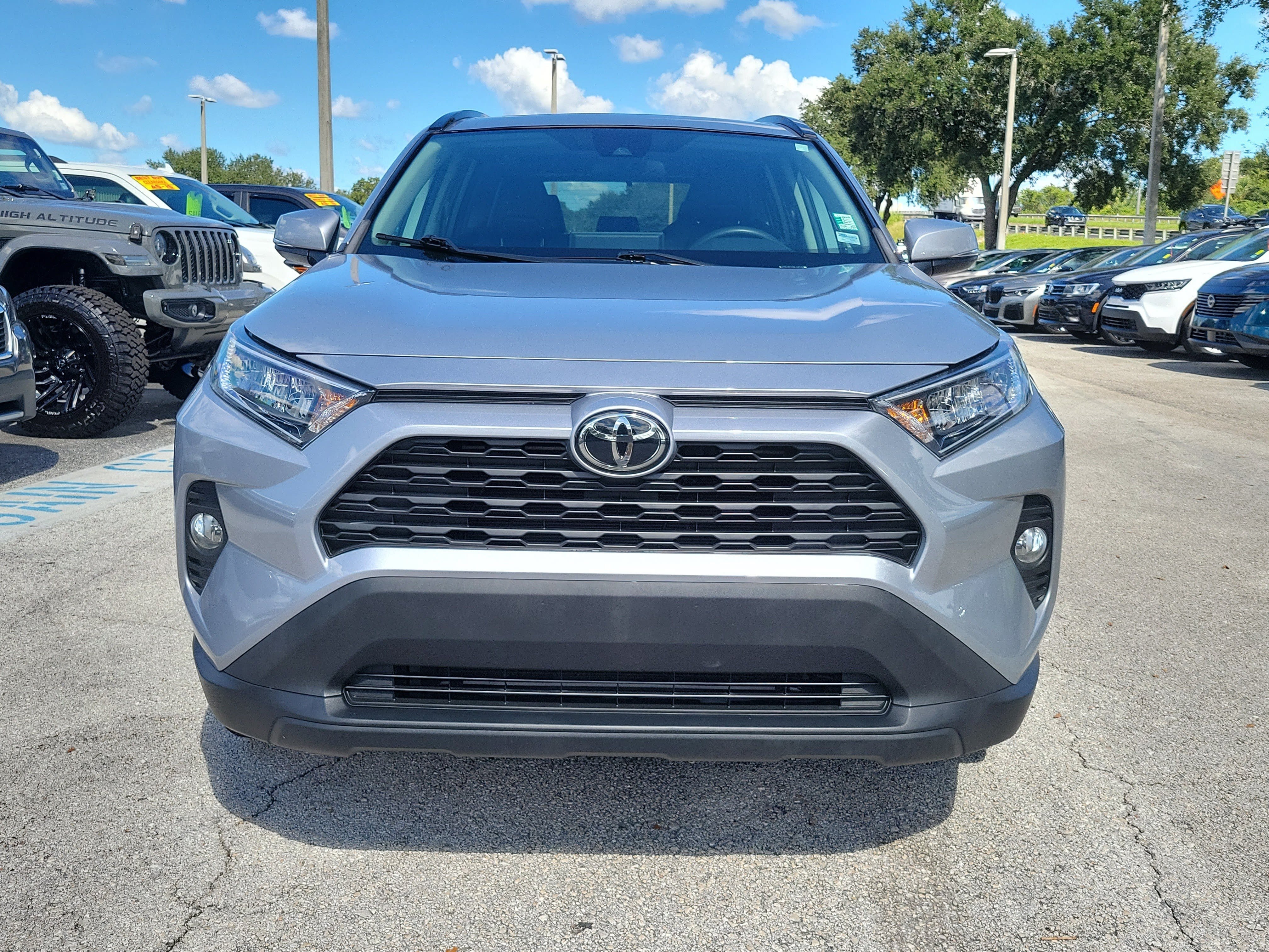 Used 2021 Toyota RAV4 XLE Premium FWD image 2