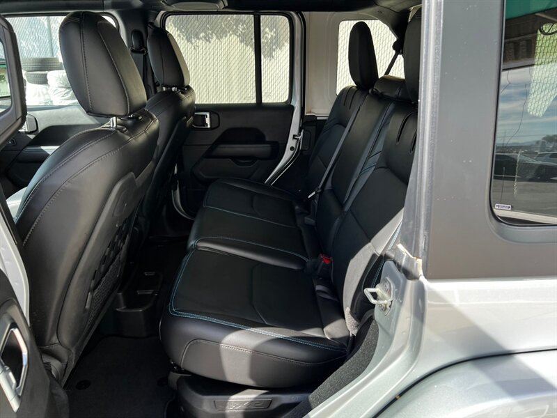 Used 2023 Jeep Wrangler Unlimited Rubicon 4xe w/ Cold Weather Group AWD/4WD image 19