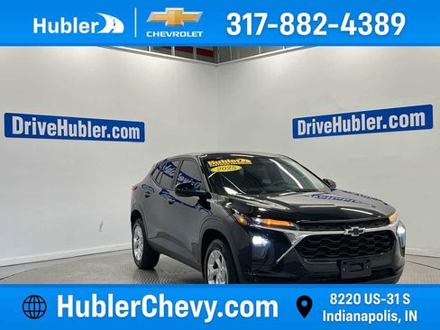 Used 2025 Chevrolet Trax LS w/ LS Convenience Package FWD image 1
