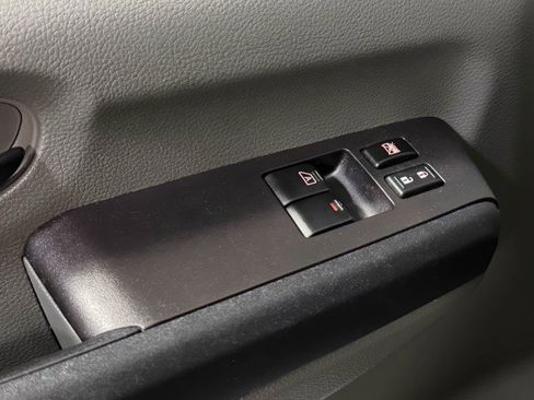 Used 2018 Nissan NV 2500 S image 20