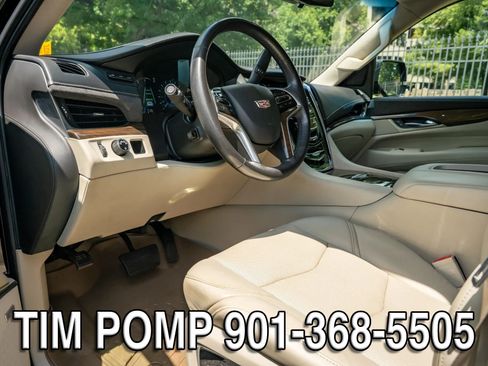 Used 2020 Cadillac Escalade Luxury RWD image 10
