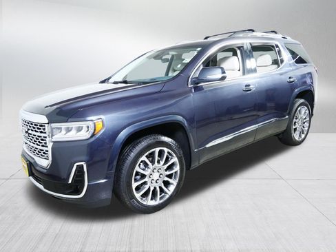 Used 2022 GMC Acadia Denali w/ Denali Ultimate Package FWD image 3