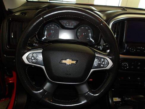 Used 2017 Chevrolet Colorado LT AWD/4WD image 14