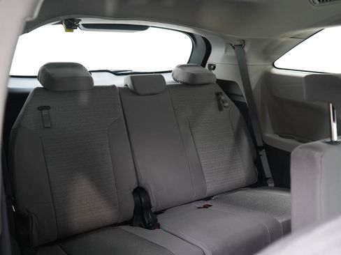 Used 2021 Toyota Sienna LE AWD/4WD image 12
