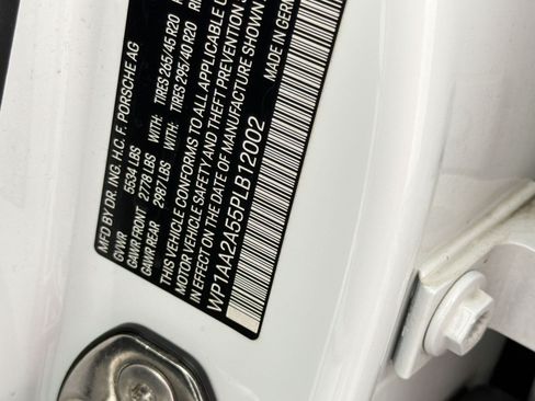 Certified 2023 Porsche Macan AWD/4WD image 22