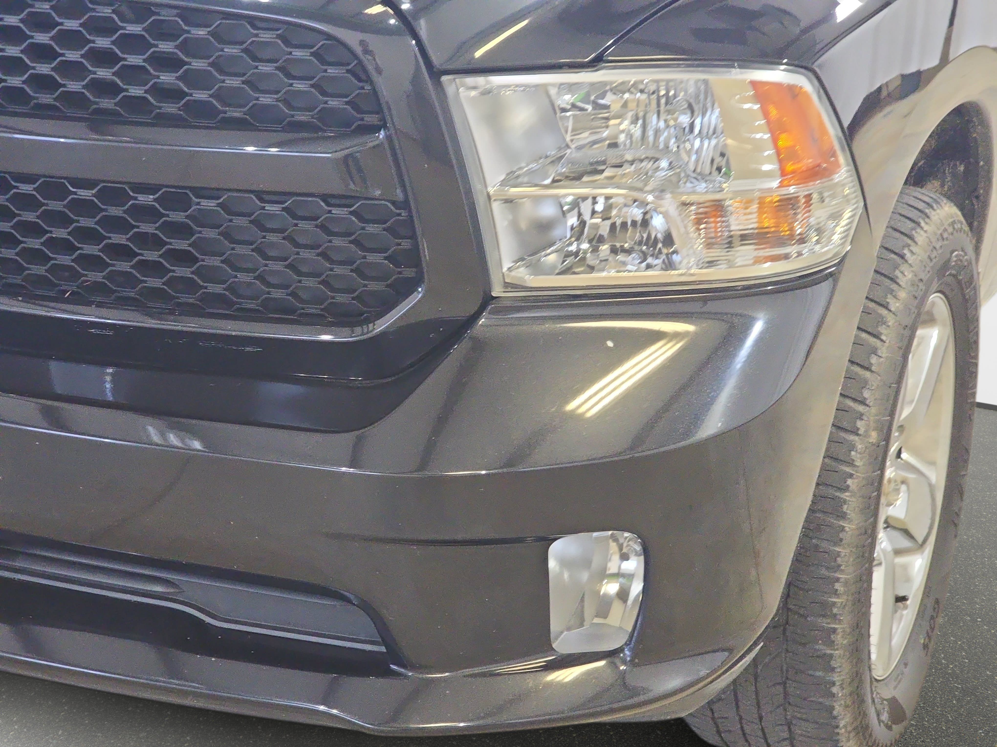Used 2018 RAM 1500 Express w/ Express Value Package AWD/4WD image 28