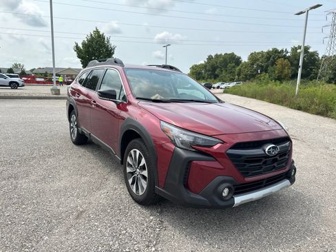 Certified 2025 Subaru Outback Limited AWD/4WD image 10
