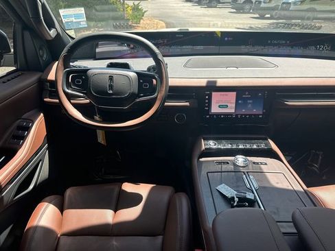 New 2026 Lincoln Navigator Reserve AWD/4WD image 22