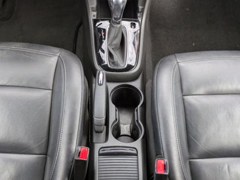 Used 2019 Buick Encore Essence image 5