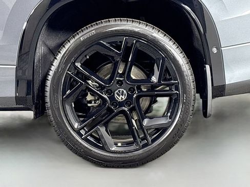 New 2026 Volkswagen Tiguan SE R-Line image 33