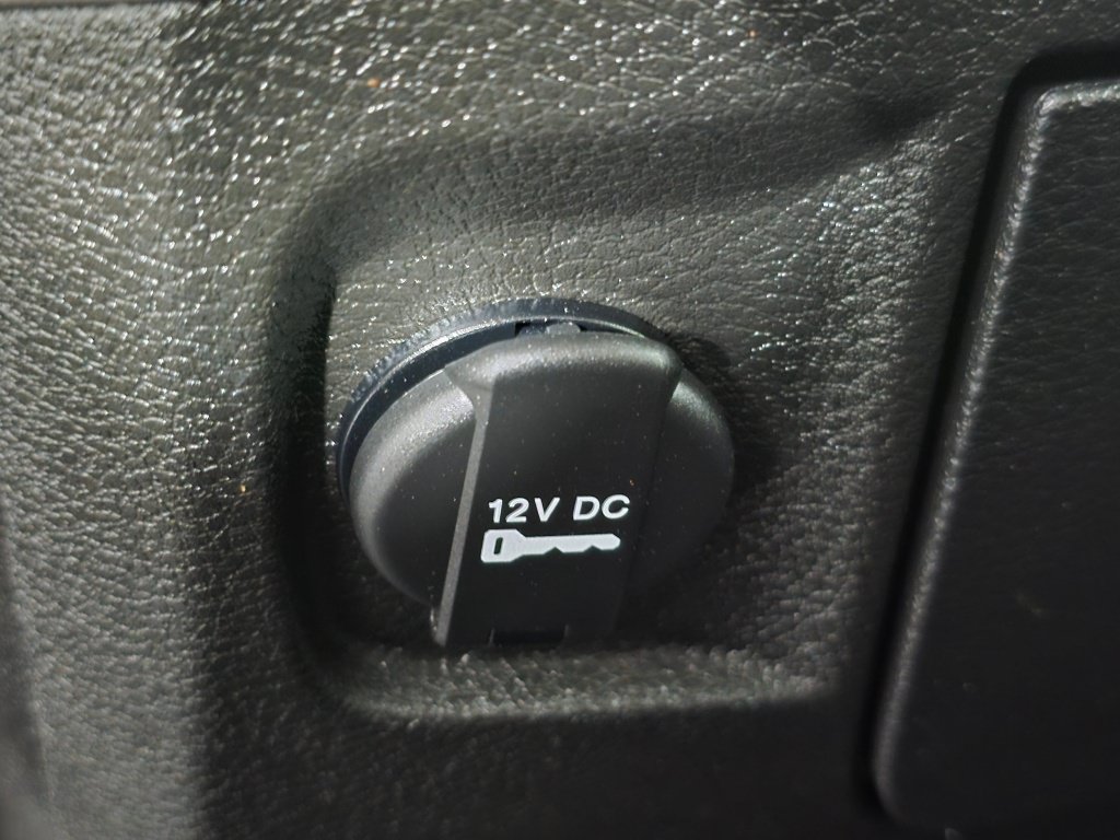 Used 2024 RAM 1500 Classic SLT AWD/4WD image 32