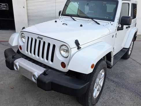 Used 2013 Jeep Wrangler Sahara w/ Dual Top Group AWD/4WD image 10
