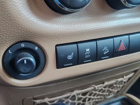 Used 2016 Jeep Wrangler Unlimited Sahara w/ Mopar Chrome Edition Group image 28