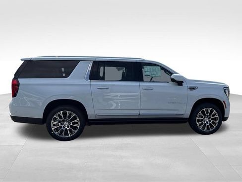 New 2026 GMC Yukon XL Denali w/ Denali Reserve Package AWD/4WD image 6